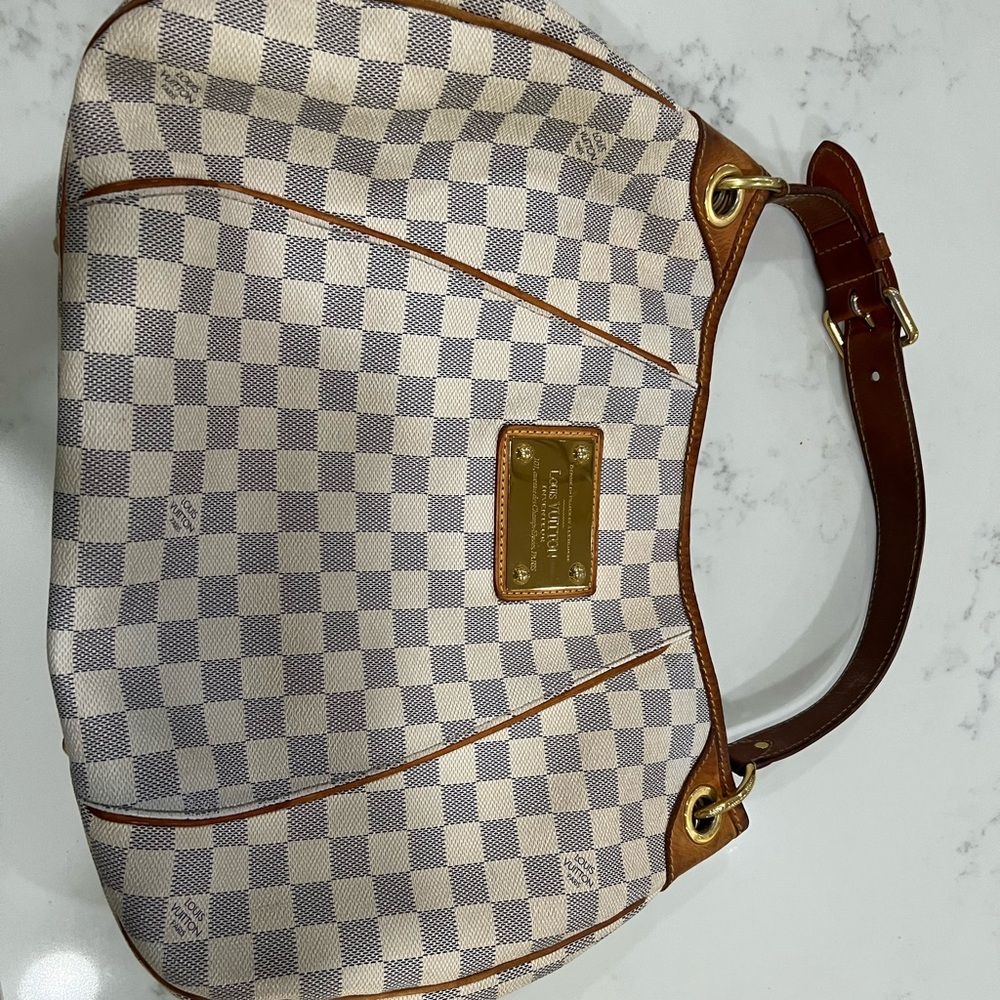 /Louis-Vuitton-galleria-PM-azur- hobo bag